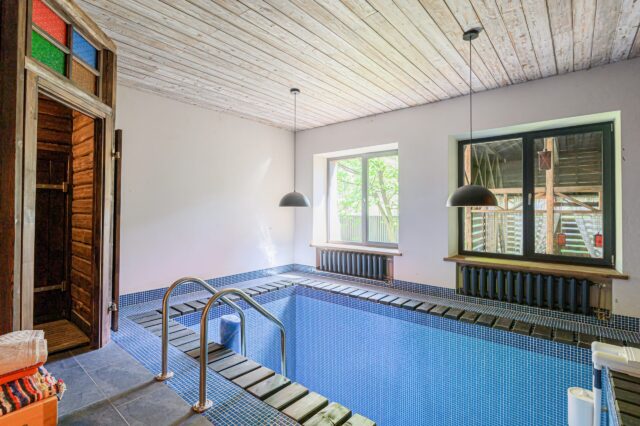 Pool für die Abkühlung nach der Sauna